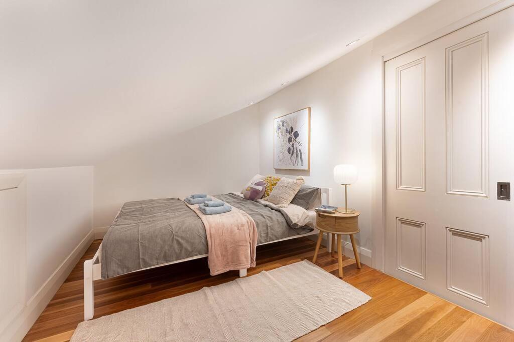 Cbd Chic 3 Bedroom - Walk To Darling Harbour & Fish Market. * Sydney