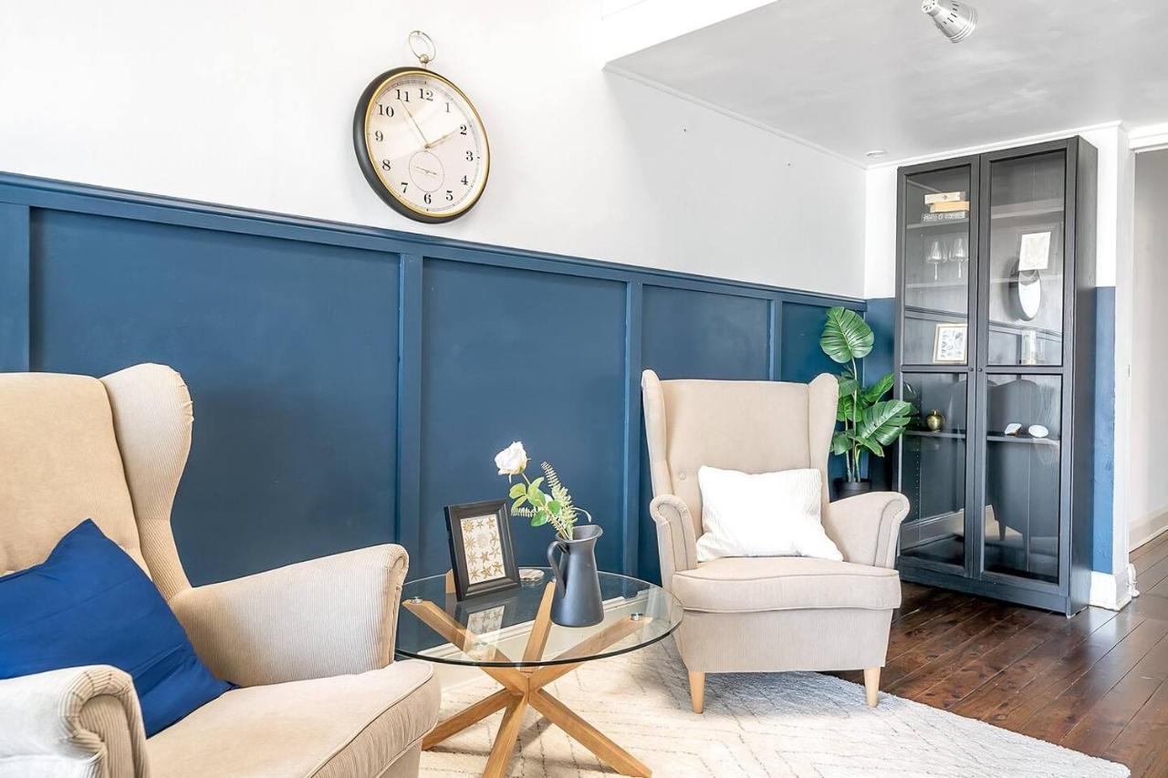 'made In Sydney' Chic Shop Conversion With Courtyard Sydney