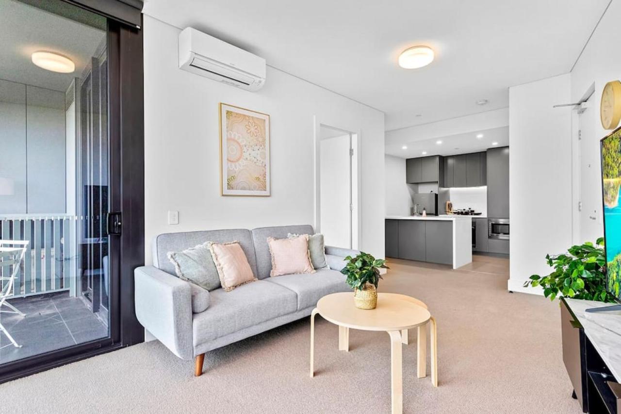 Urban Lifestyle Retreat In Olympic Park Apartment