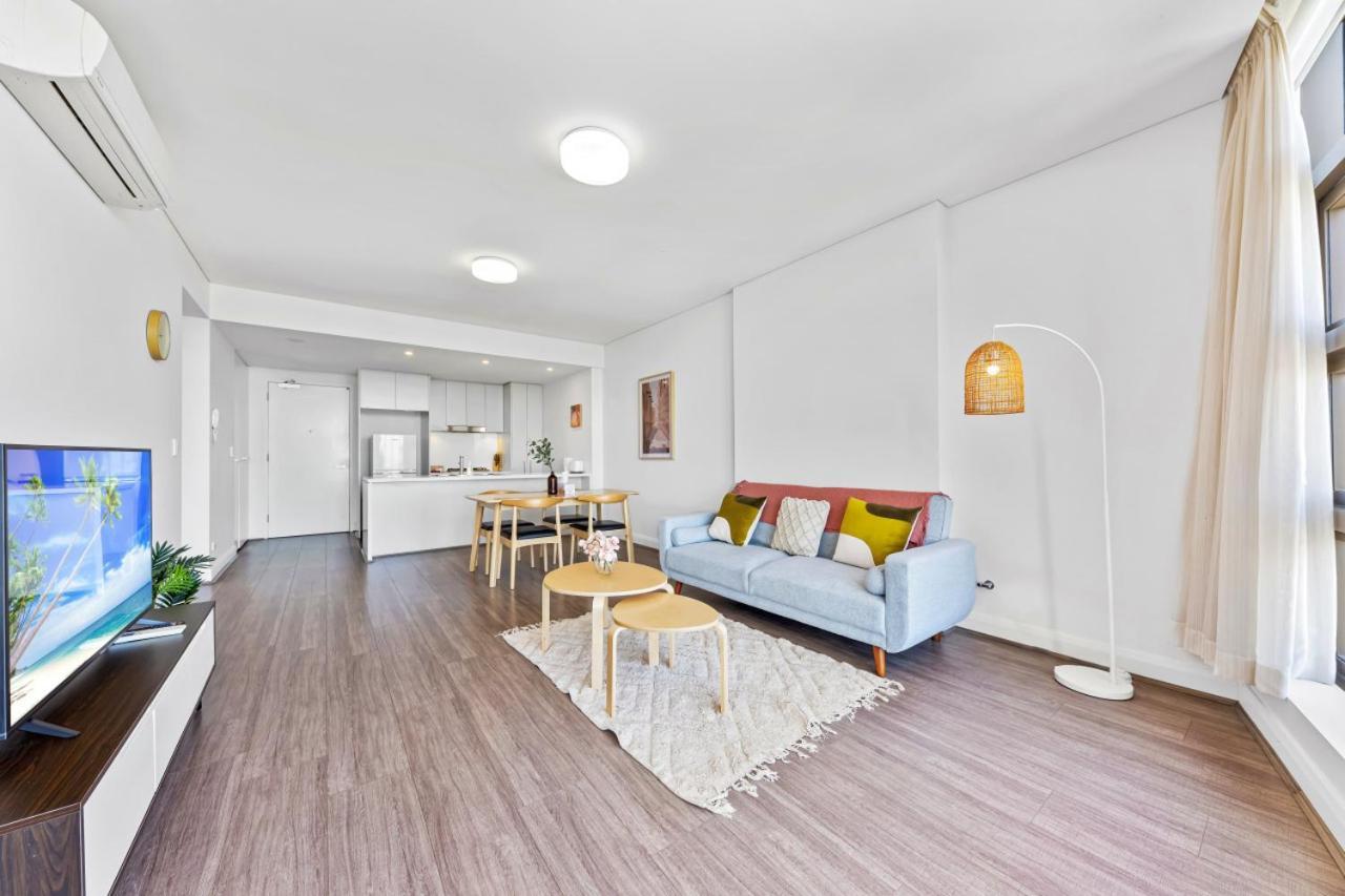 Lovely 2 Bedroom In Centre Of Olympic Park Apartment *