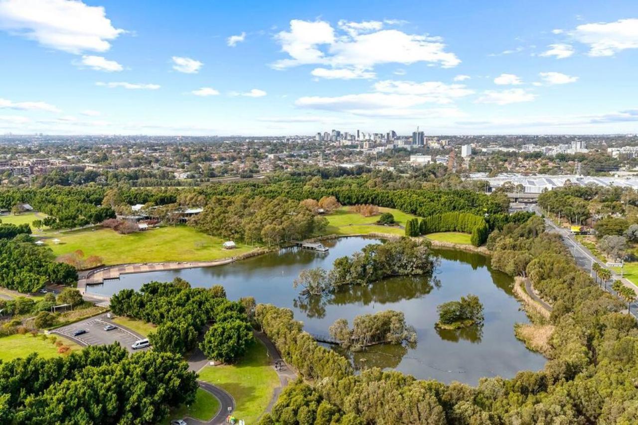 Urban Lifestyle Retreat In Olympic Park Apartment Sydney
