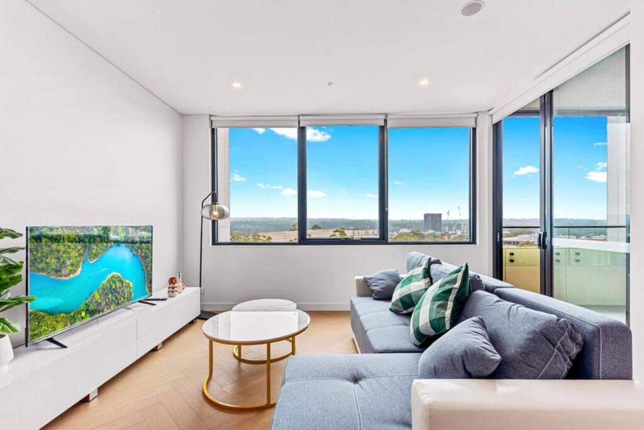 Luxury Overlooking Macquarie Apartment Sydney