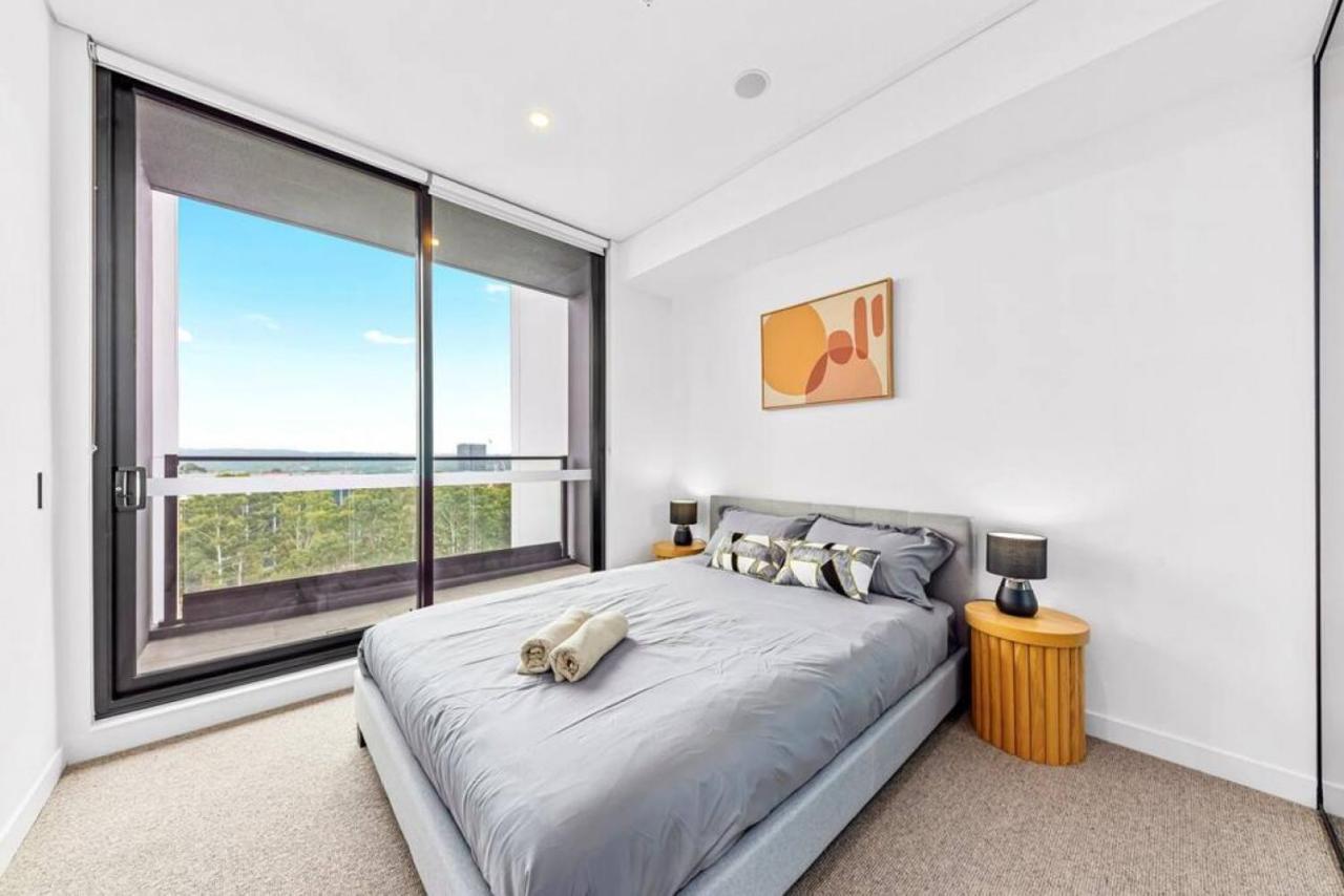 Luxury Overlooking Macquarie