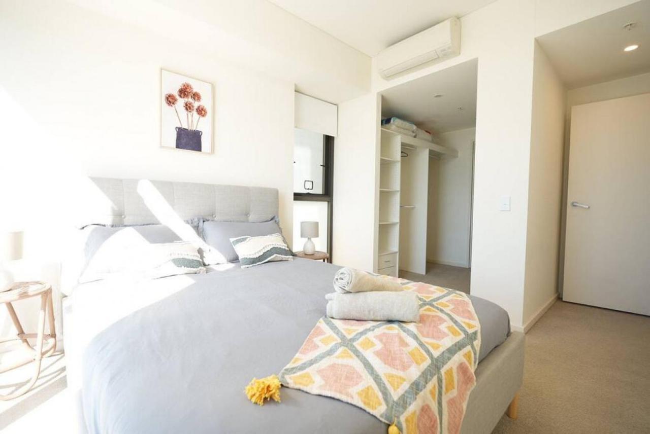 Stunning 2 Bedroom Apt In Wentworth Point * Sidney
