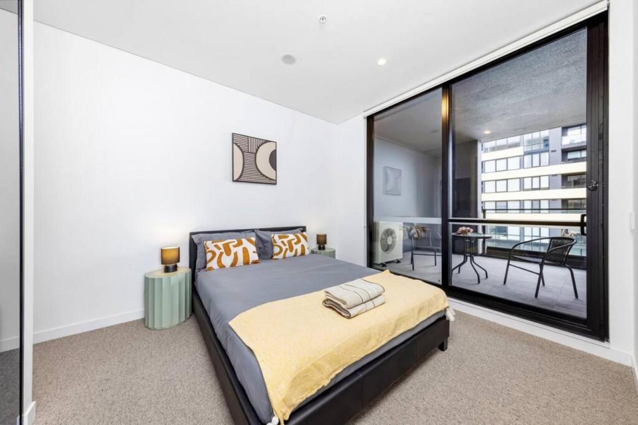 Adorable 2b Near Macquarie Uni * Sydney