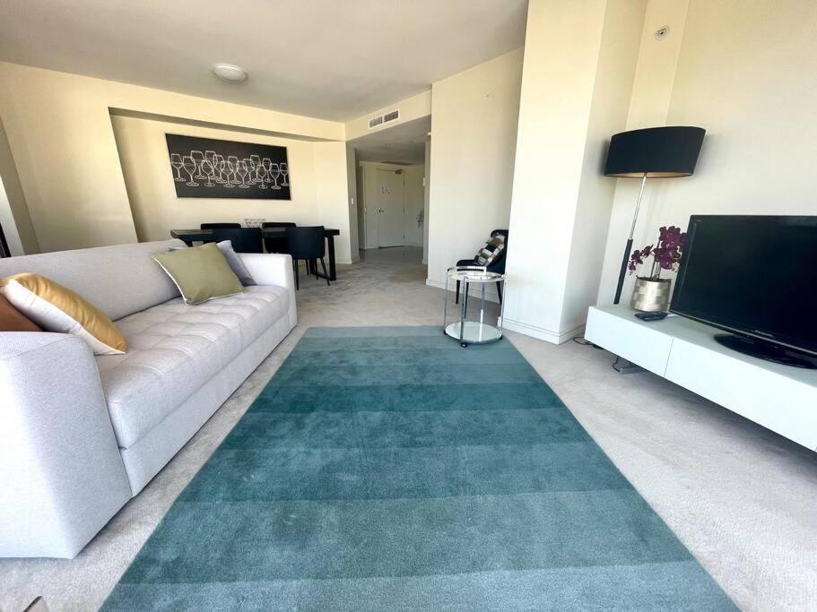 North 2 Bedroom - Pool Parking Gym Sleeps 6 Apartamento