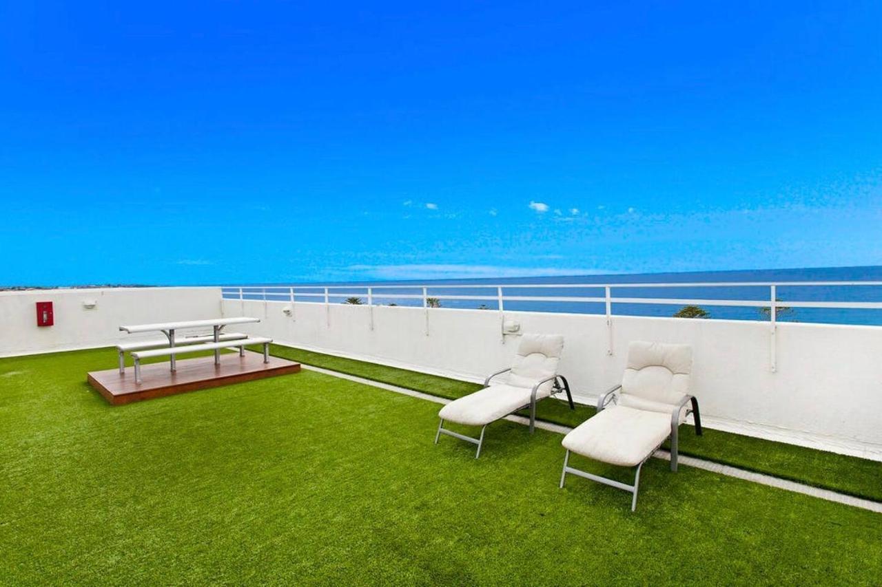The Norfolk - A Bright Beachside Hideaway With Pool Ferienhaus *