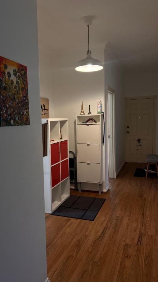 Peaceful South Hurstville Unit Close To Airport * Sydney