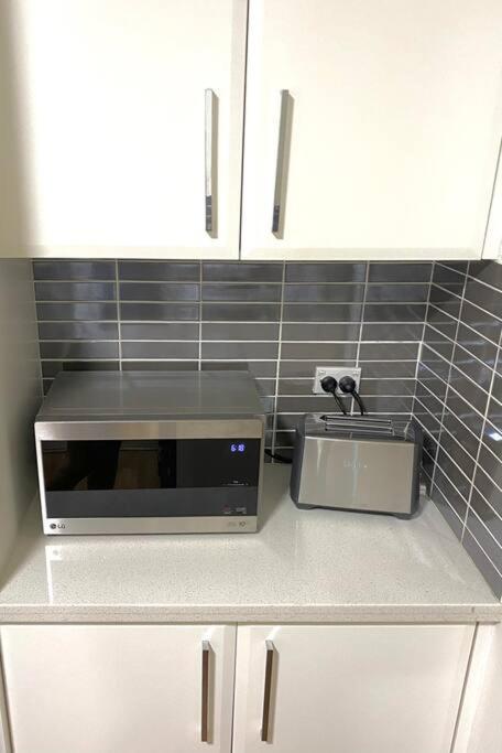 Apartment Lovely 2 Bedroom With Views *
