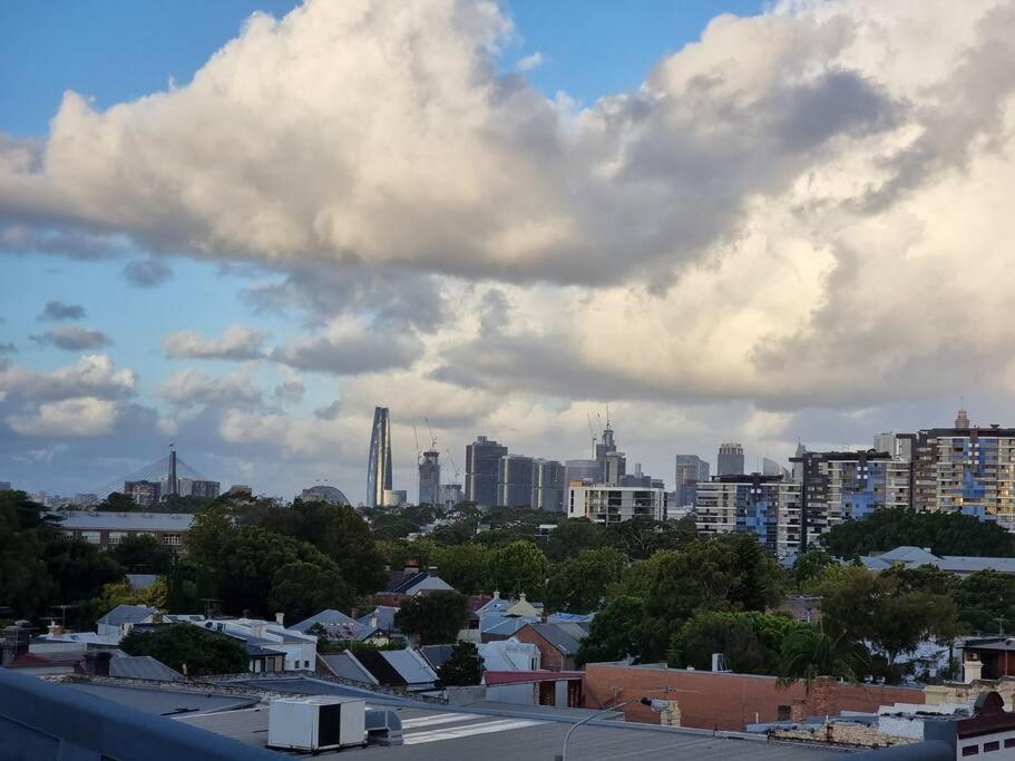 Lovely 2 Bedroom With Views Apartment Sydney