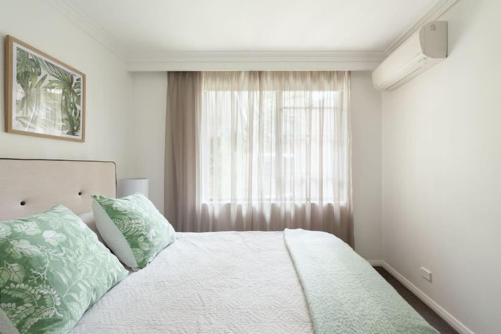 Harbourside Style, 2 Bed, A/c, Pool -elizabeth Bay Apartment *
