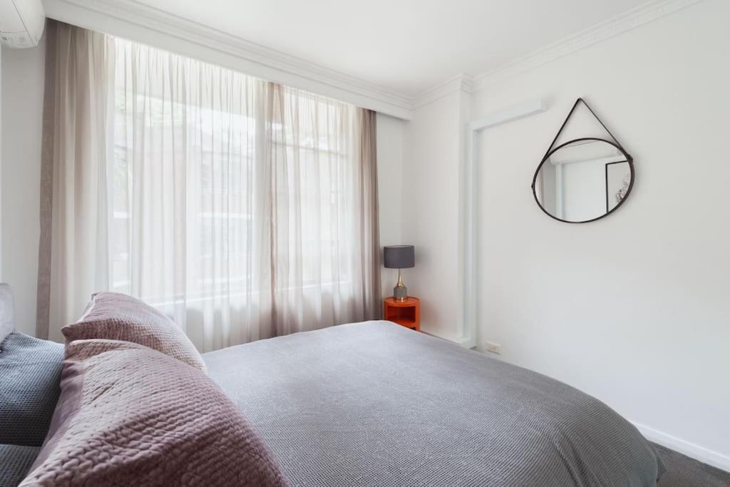 Harbourside Style, 2 Bed, A/c, Pool -elizabeth Bay Sydney
