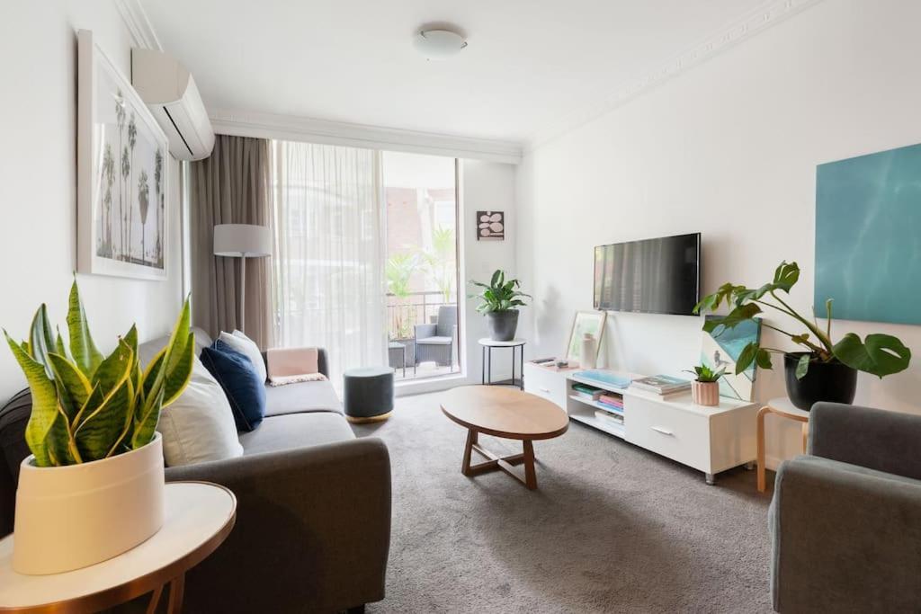 Harbourside Style, 2 Bed, A/c, Pool -elizabeth Bay *