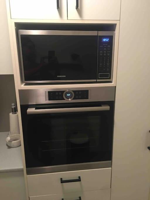 Harbourside Style, 2 Bed, A/c, Pool -elizabeth Bay Apartment