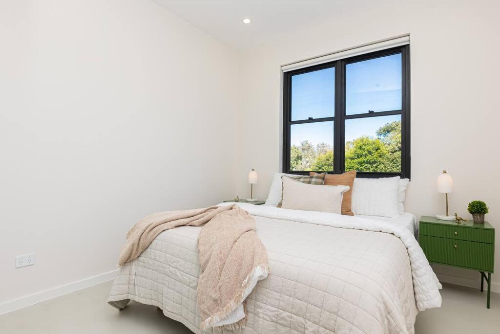 Lbrand New Beachside 2br In Prime Location *