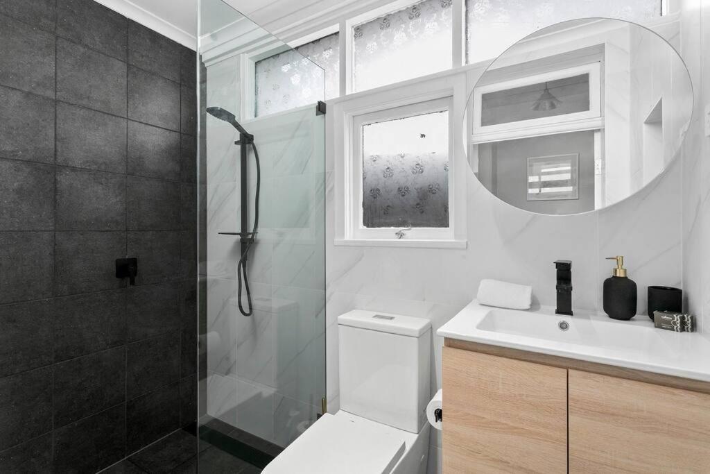 Holiday home Edw19 - Stylish 2-Bed, 2-Bath Townhose In Drummoyne Sydney