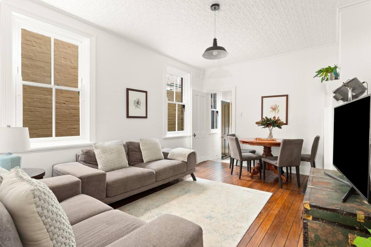 Idyllic Heritage Footsteps To The Harbour Apartment Sydney
