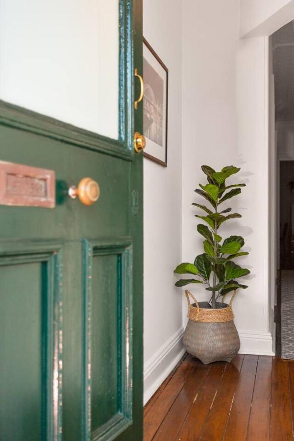 Idyllic Heritage Footsteps To The Harbour Sydney