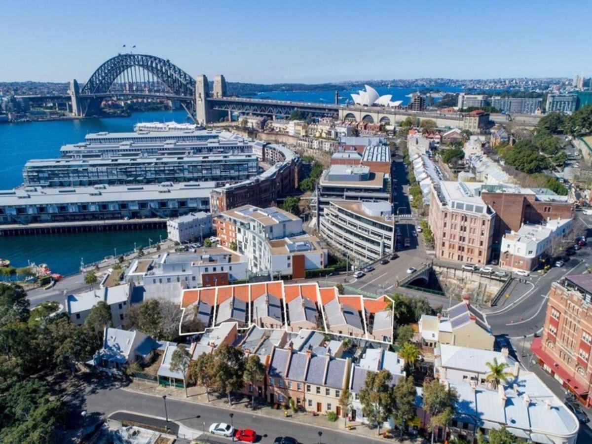 Harbourfront Meets Heritage Chic Near Barangaroo Apartment Sydney