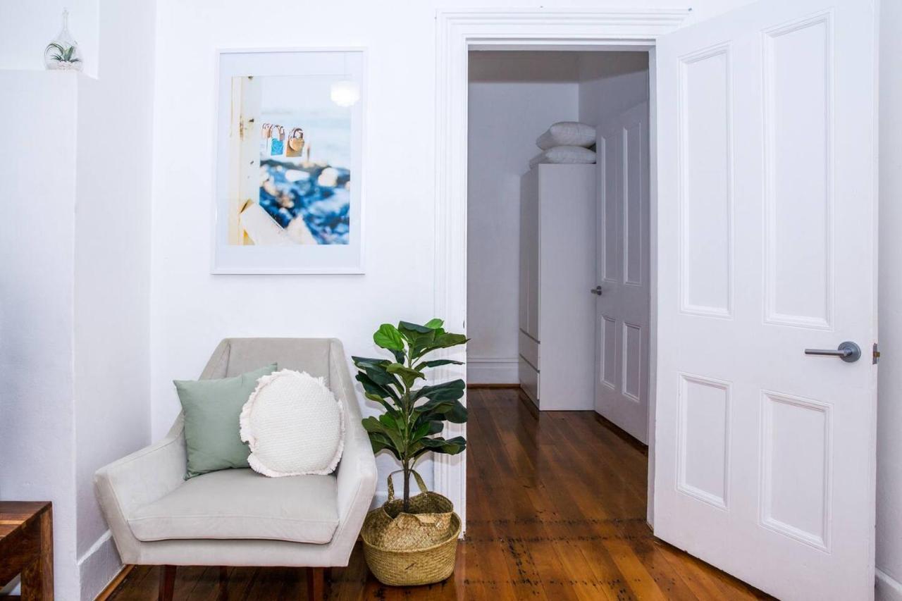 Courtyard Esperanza - Sunny Heritage Chic * Sydney