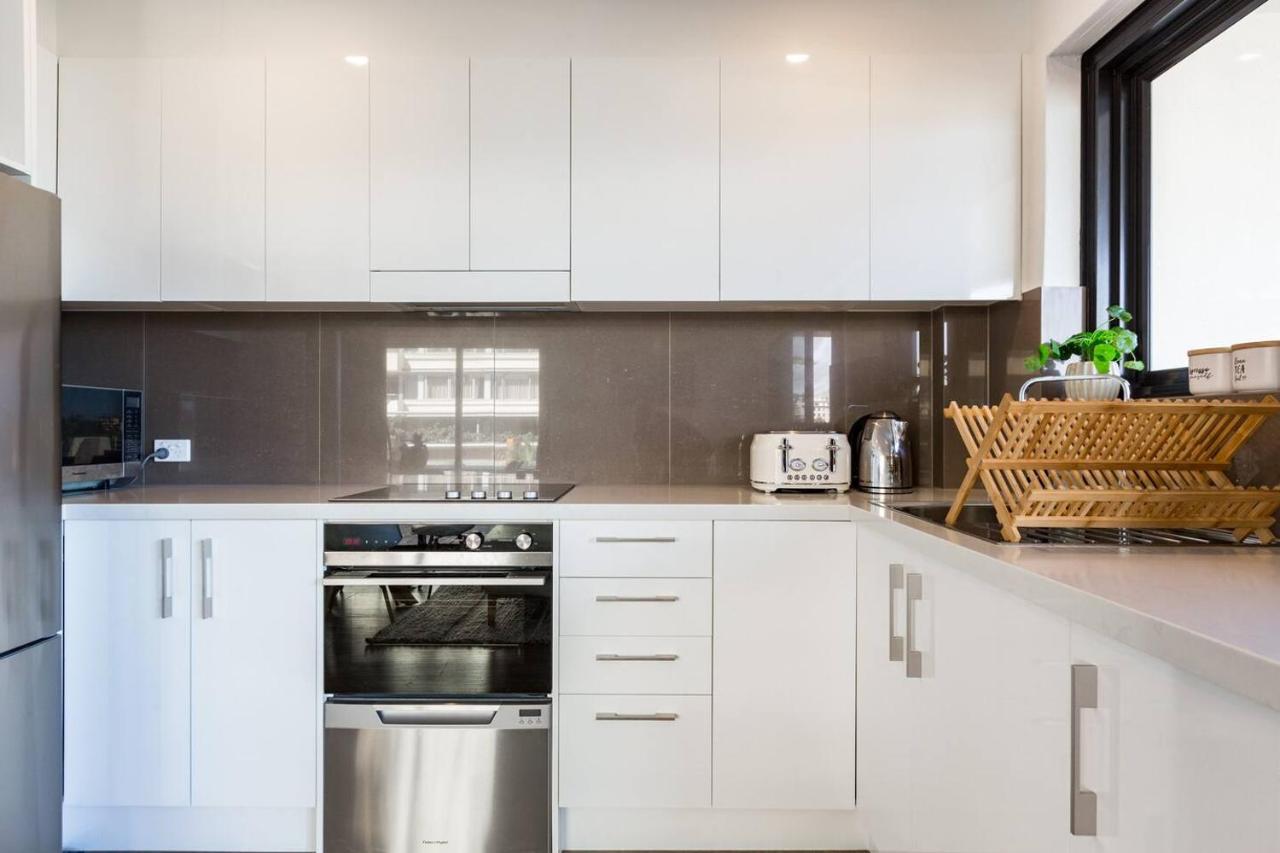Bondi Beachfront Lifestyle - Ocean Views And Parking Apartment *