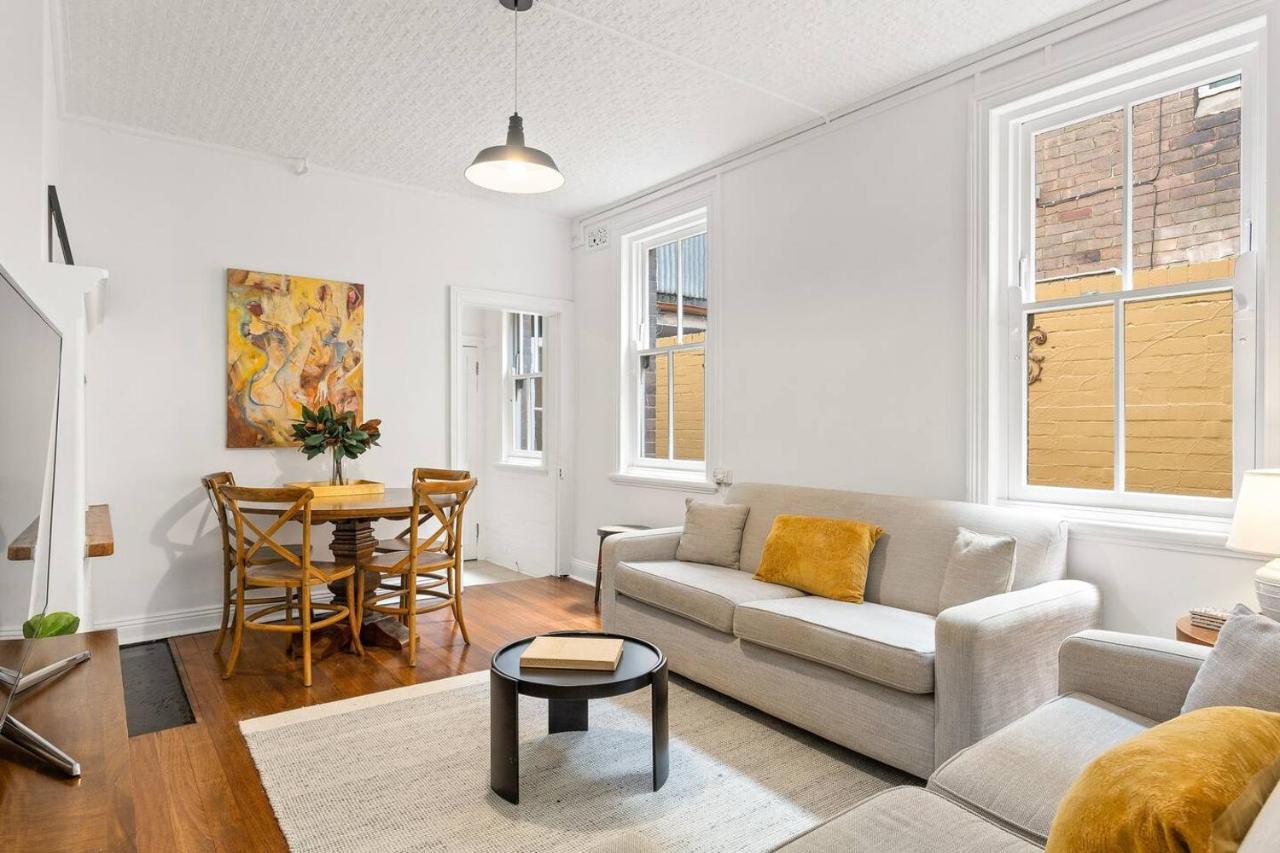 Apartment Harbourfront Meets Heritage Chic Near Barangaroo