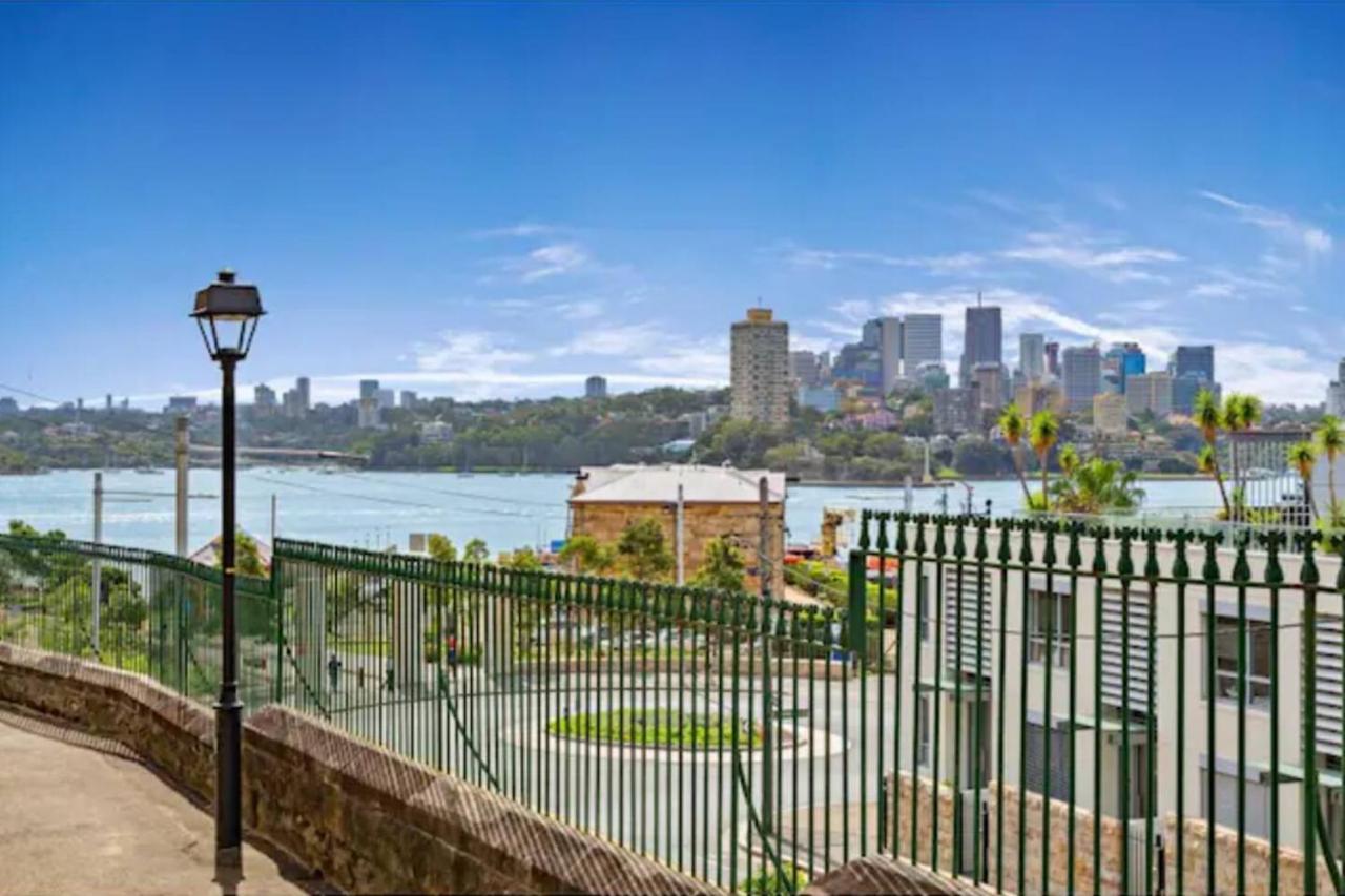 Harbourfront Meets Heritage Chic Near Barangaroo Apartment *
