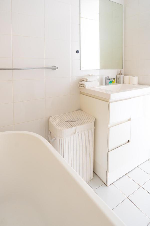 Burwood 1bedroom Next To Station