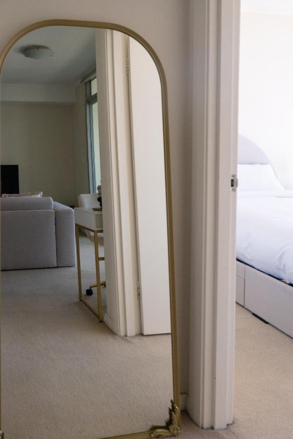 Burwood 1bedroom Next To Station Apartment *