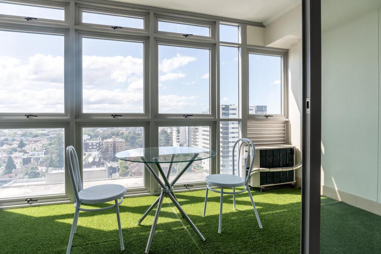 Burwood 1bedroom Next To Station Apartment