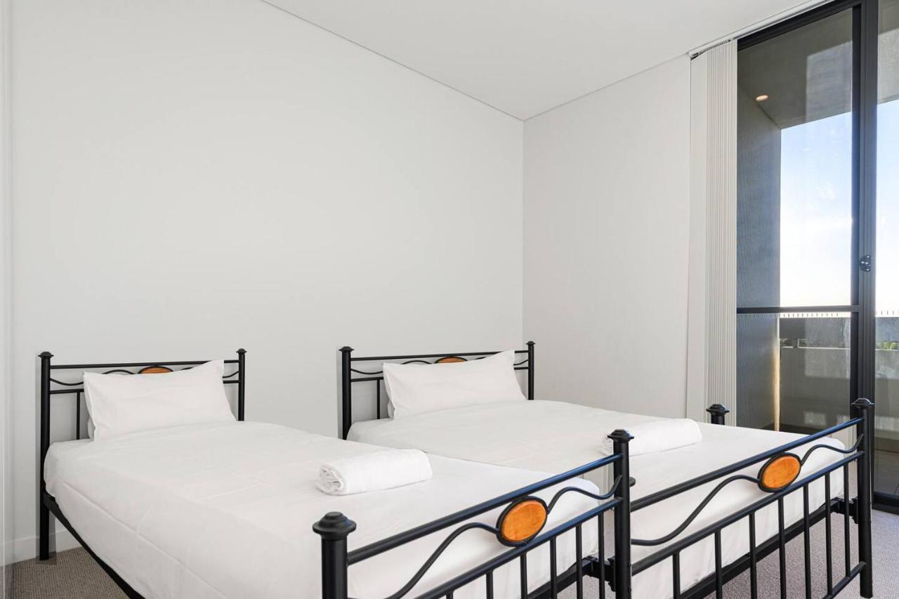 Lidcombe 2br Near Olympic Park Train Shopping Center