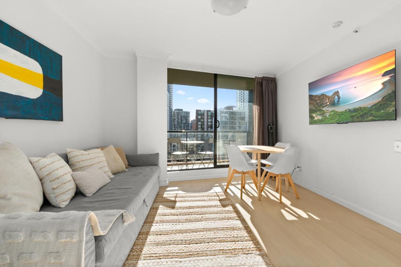 City Skyline Views Cbd - 1602 Apartment