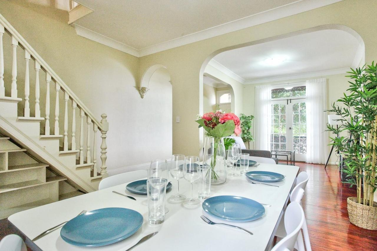 Spacious 3 Bedroom House Paddington 2 E-bikes Included *