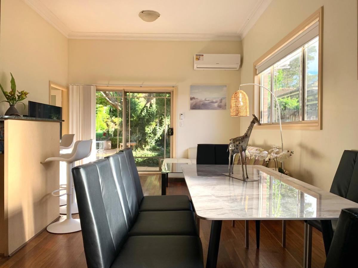 Oasis 5 Bedroom Charming House Sydney