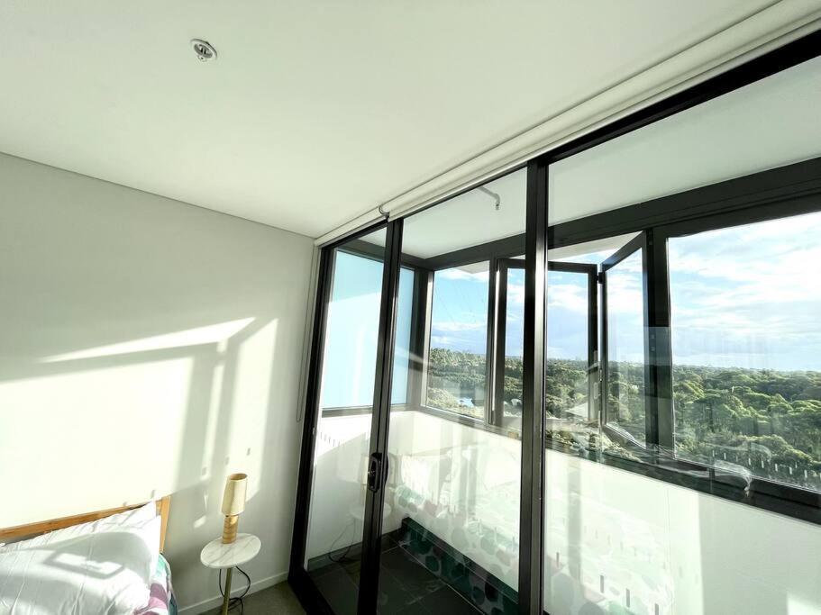 High Floor Skyline View 2br Close2olympic Park * Sydney