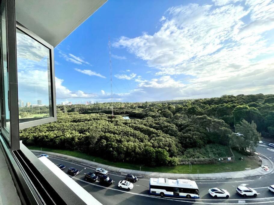 High Floor Skyline View 2br Close2olympic Park * Sydney