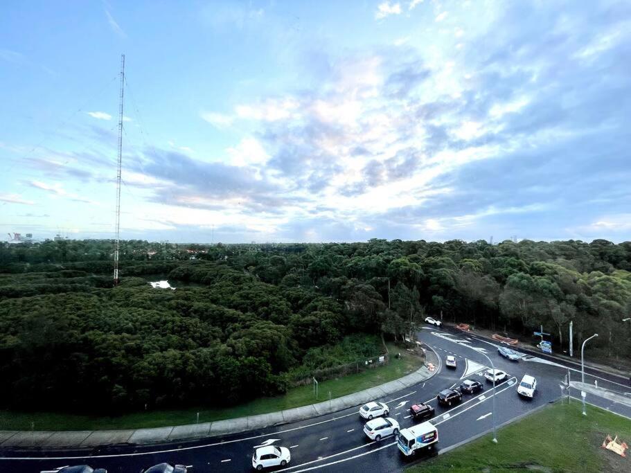 High Floor Skyline View 2br Close2olympic Park Apartment *