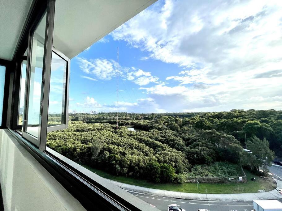 Apartment High Floor Skyline View 2br Close2olympic Park *
