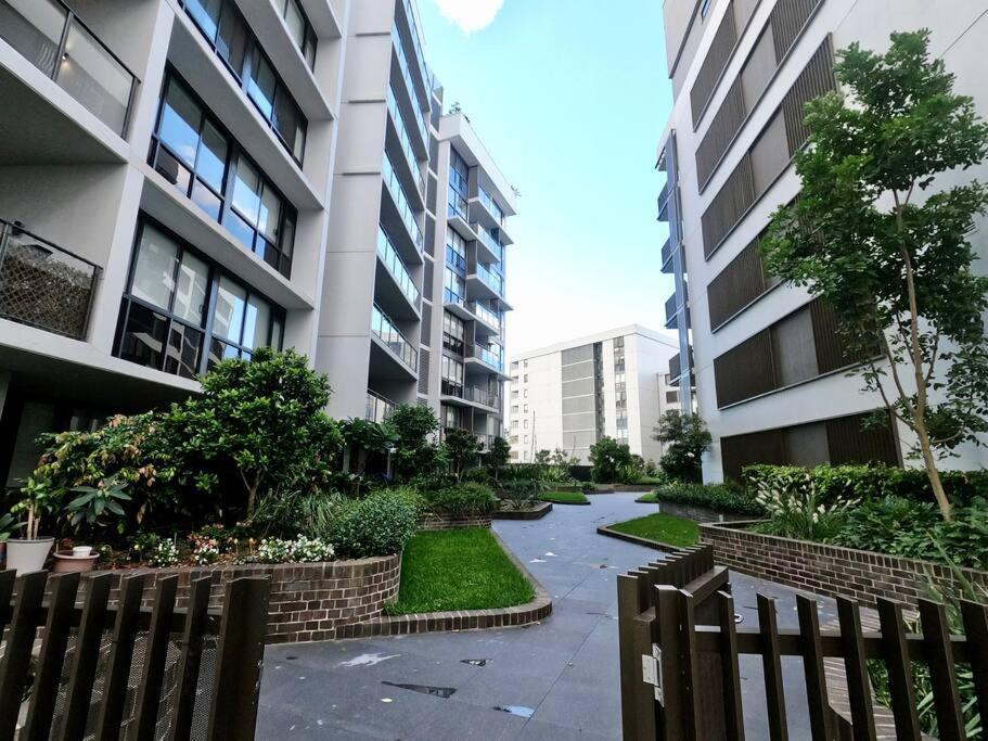 Apartment High Floor Skyline View 2br Close2olympic Park