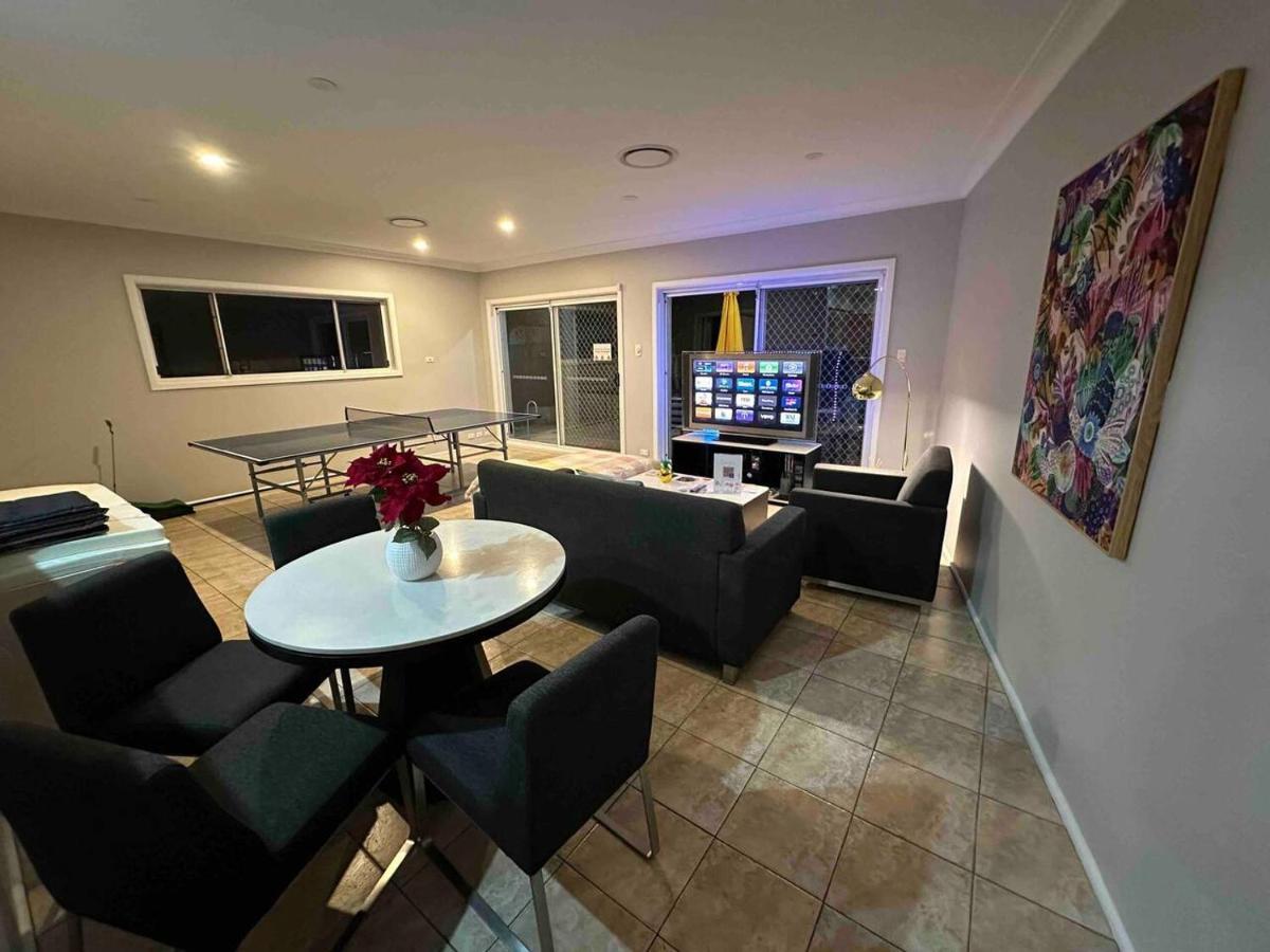 Bahay bakasyunan 5 Bedroom 3 Bathroom House With Pool, Spa, Voice-control Smart And Game *