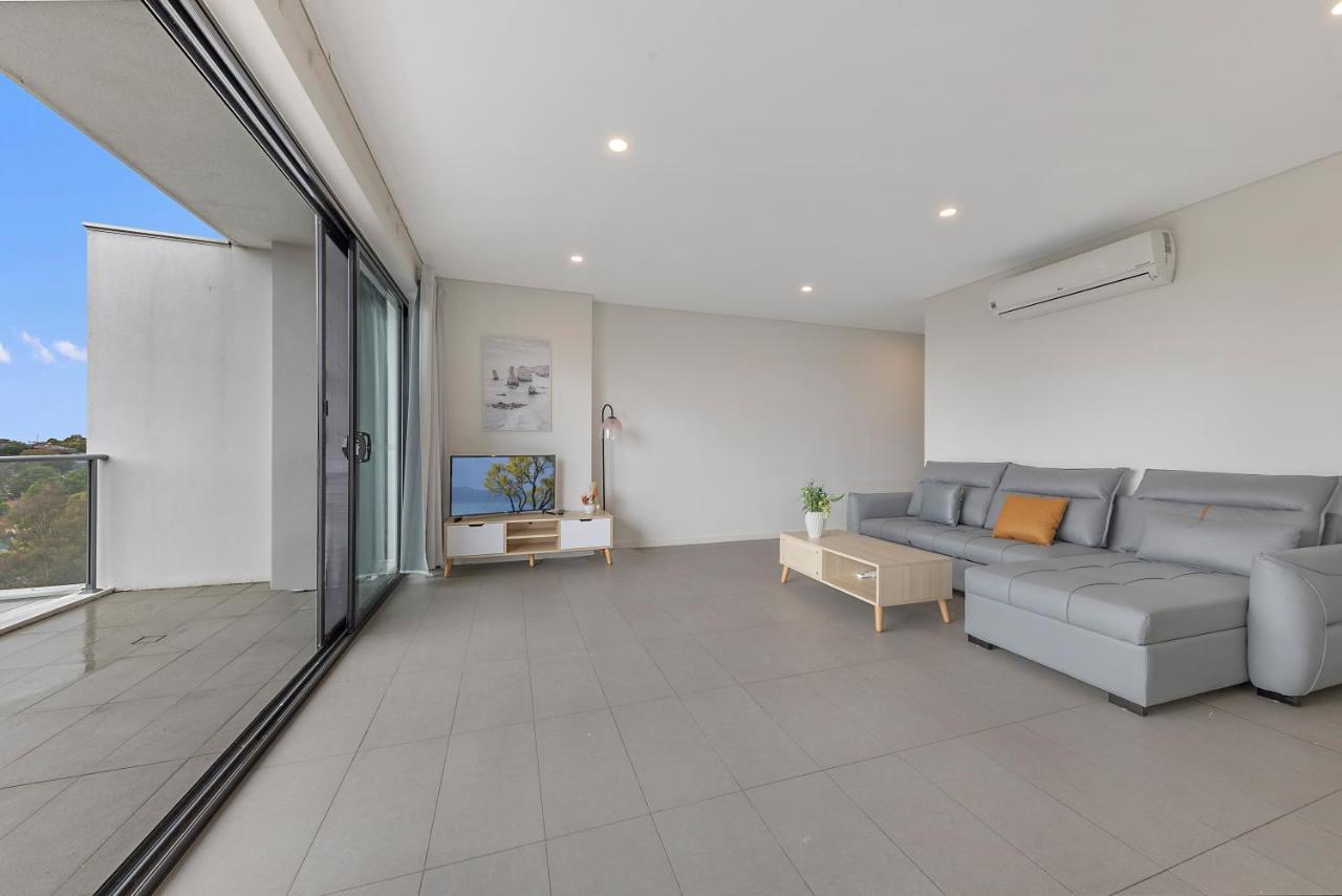 Homebush Two Bedroom With 2 Parkings *