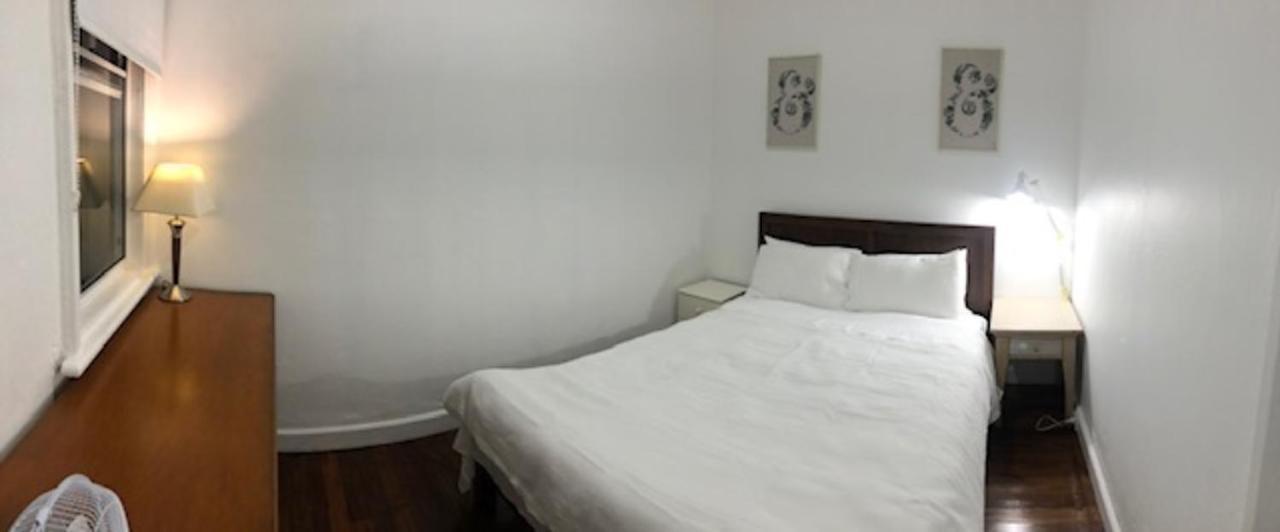 Price Clean Linen And Free Stuff No 2 Plenty Of On Street Parking G1 2*