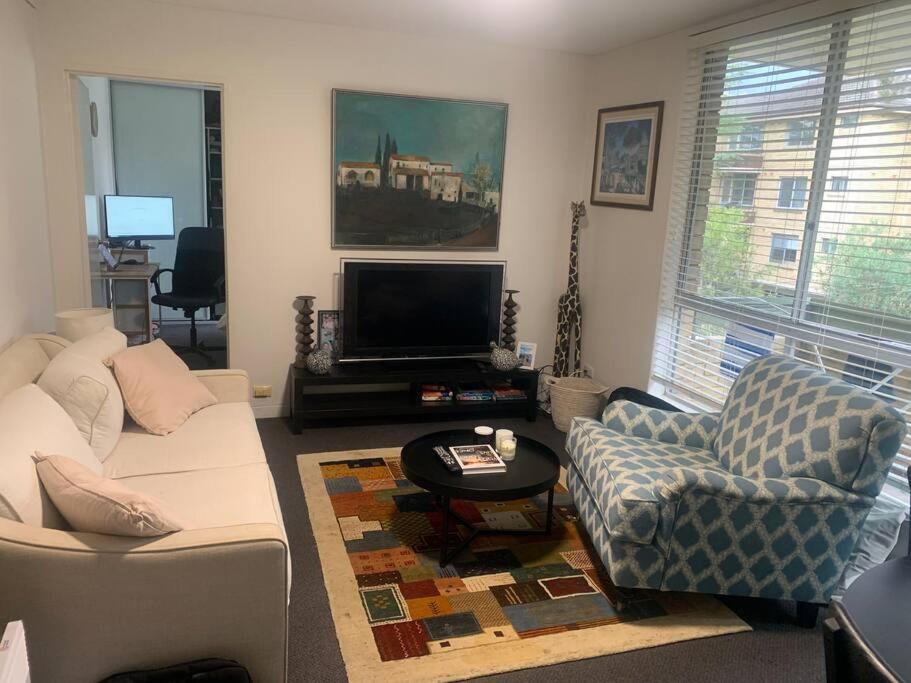 Homely In A Fantastic Location! Apartment *