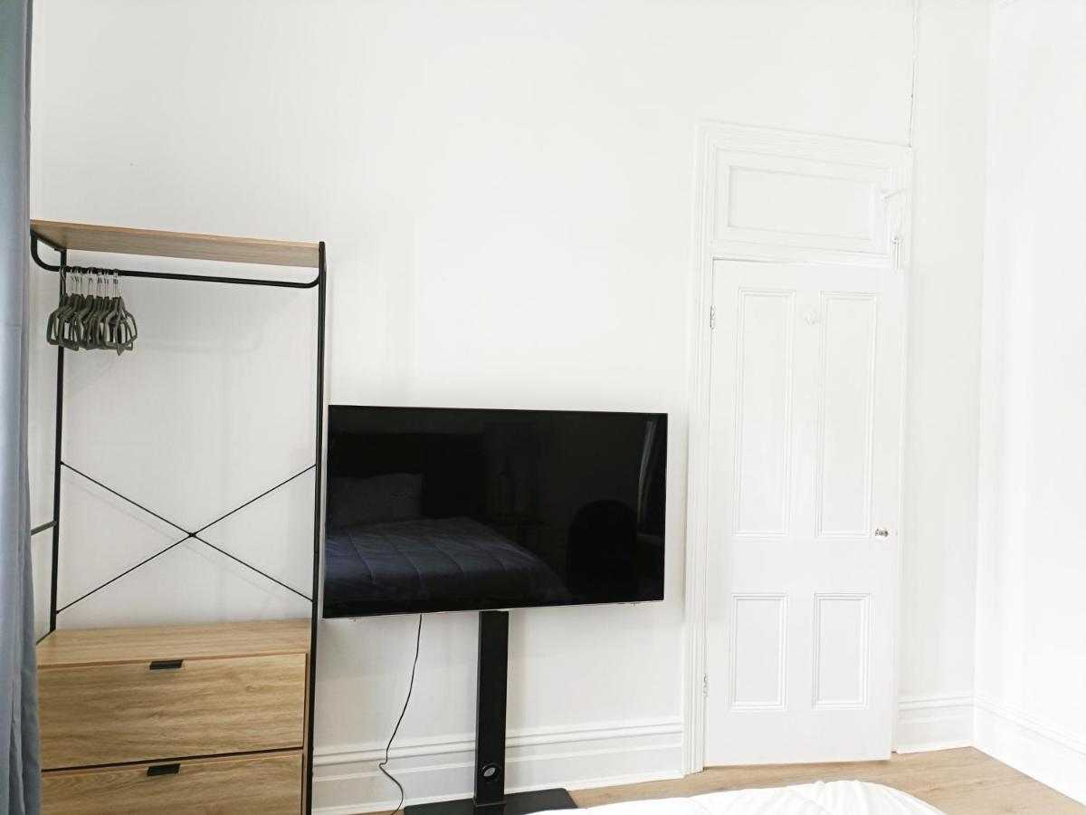 Stylish Queen 1min Walk To Station 5min To 10min To Airport Privatunterkunft Sydney