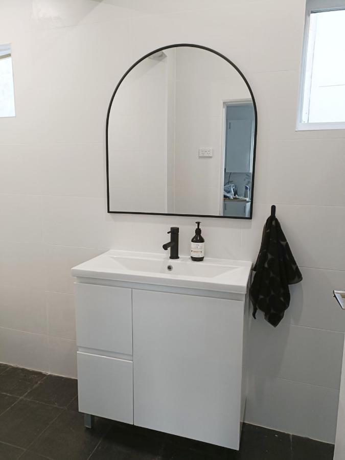 Stylish Queen 1min Walk To Station 5min To 10min To Airport