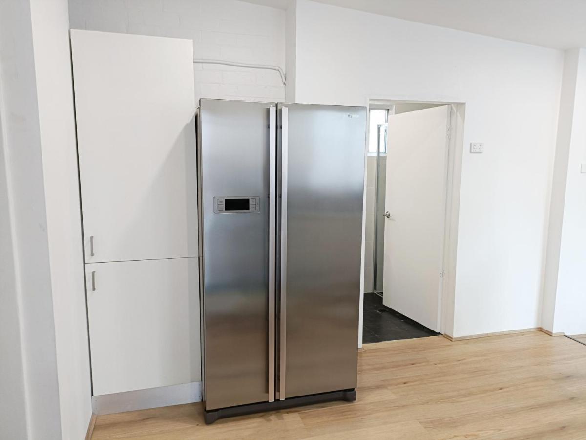 Stylish Queen 1min Walk To Station 5min To 10min To Airport Sydney