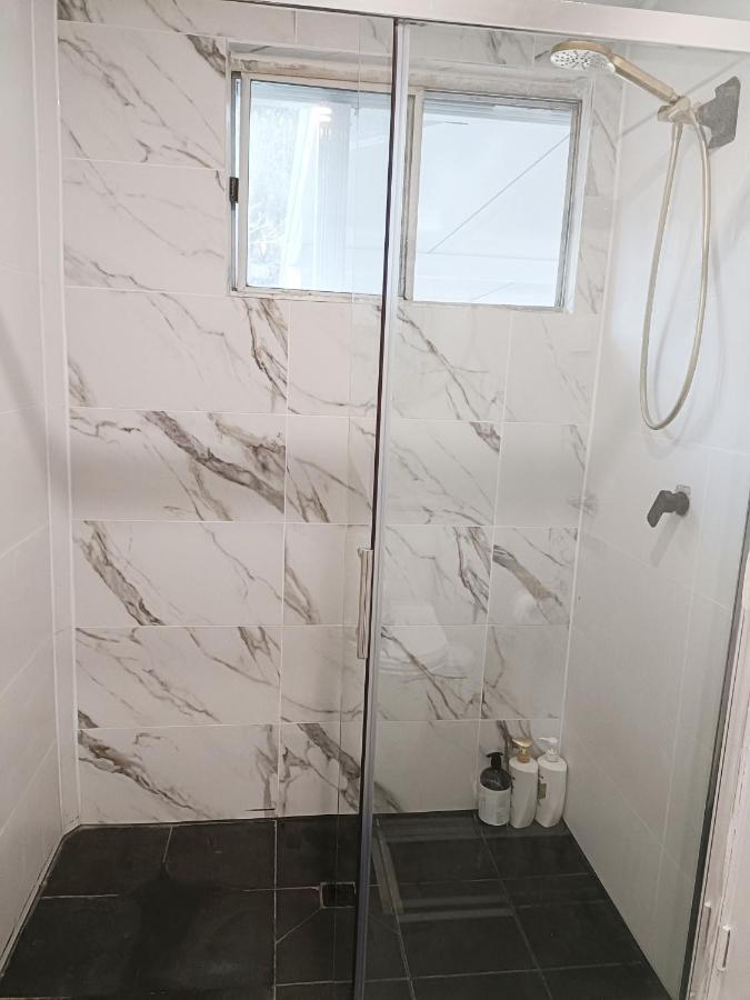Stylish Queen 1min Walk To Station 5min To 10min To Airport Privatunterkunft