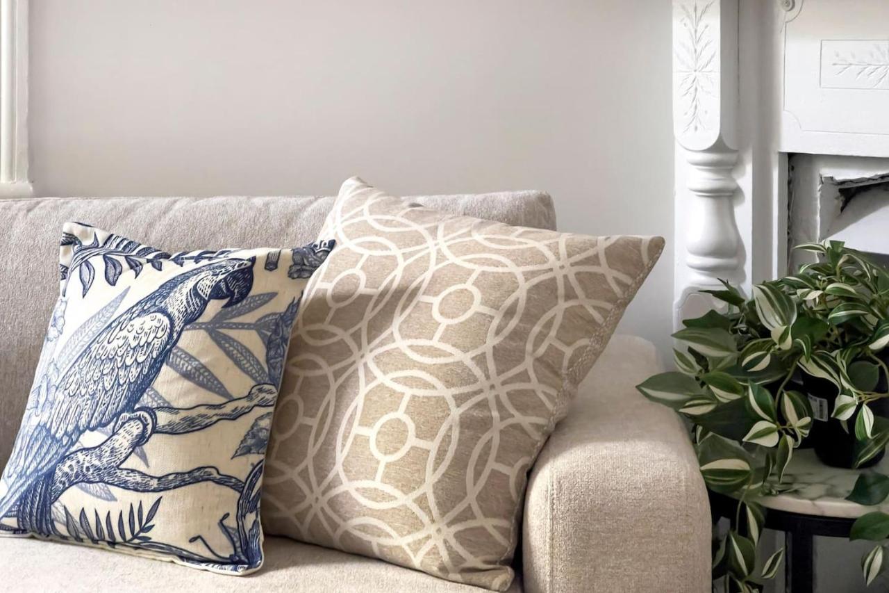 Newtown Nest - Chic Terrace Living Off King Street Casa de férias *