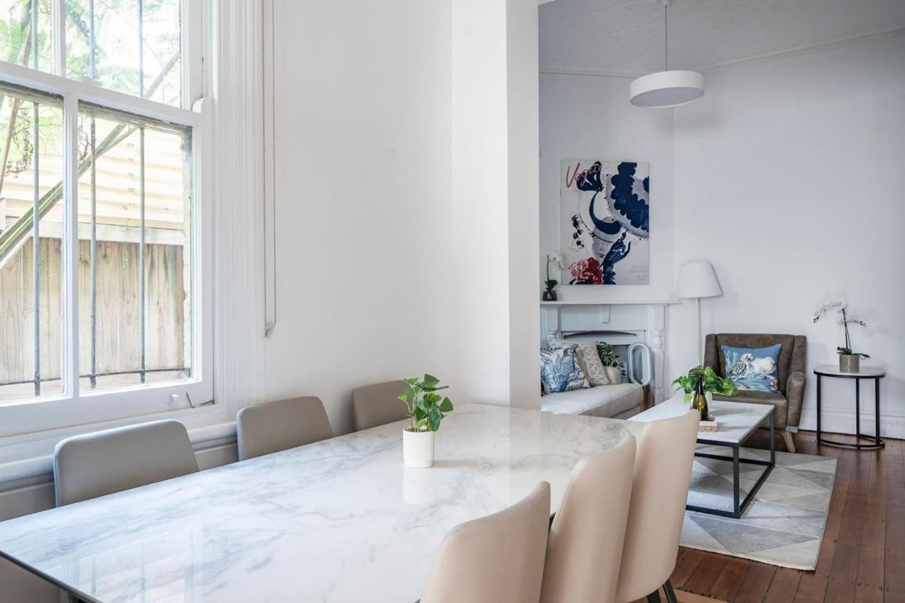 Casa de férias Newtown Nest - Chic Terrace Living Off King Street Sidney