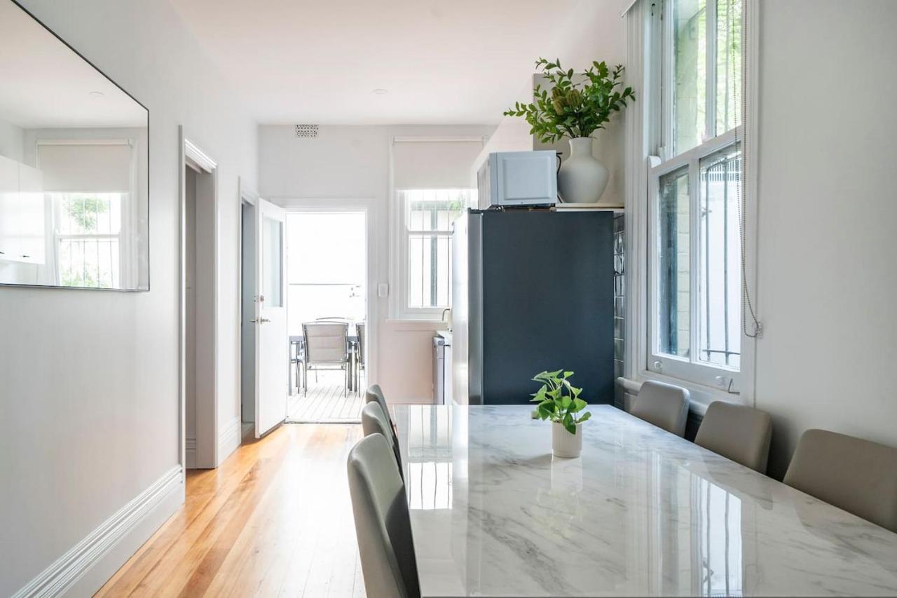 Newtown Nest - Chic Terrace Living Off King Street Holiday home Sydney